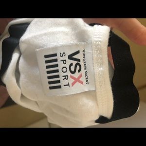 Victoria's Secret Tops - Victoria’s Secret Sport Tank Victoria's Secret Tops - Victoria’s Secret Sport Tank